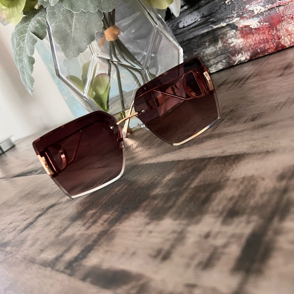Elegant Brown Sunglasses